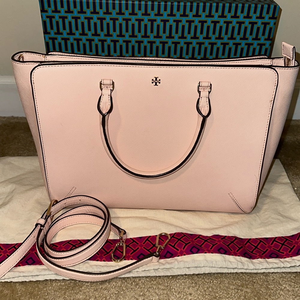 Tory Burch Robinson Large Tote  Pale Apricot Saffiano Leather